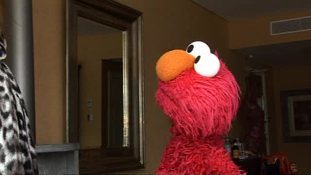 Elmo talks Beyonce, meeting celebs and his pet fish Dorothy – News 4 ...