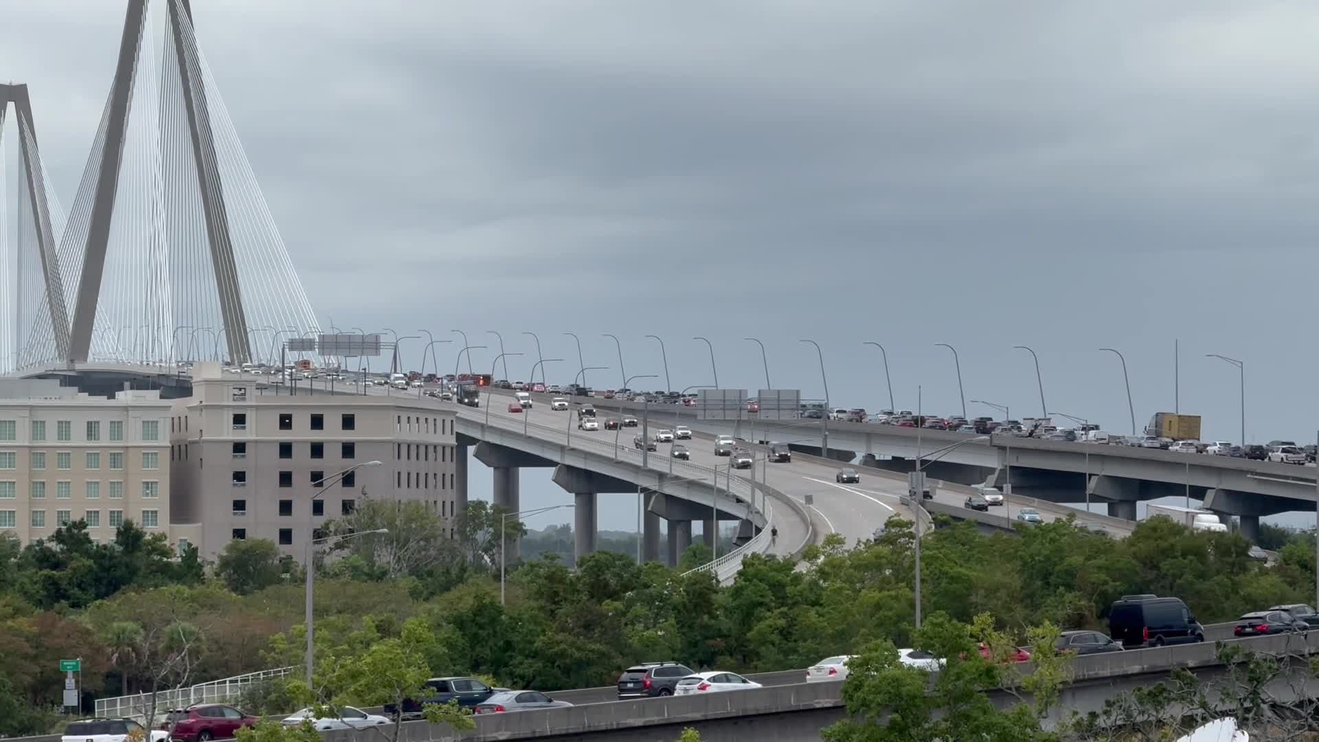 Crash on Ravenel Bridge causes traffic delays in Mount Pleasant – WCBD ...