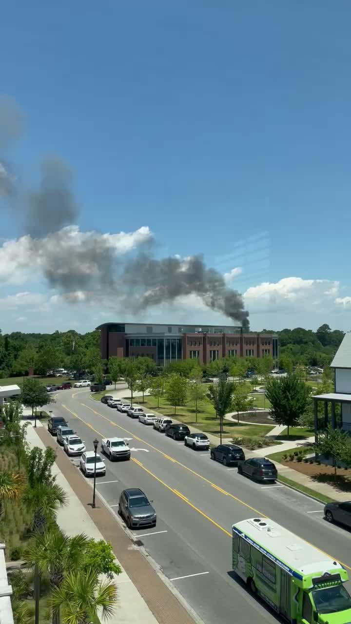Fire off of Hwy 17 N and Venning Rd from MAA midtown apartments – WCBD ...