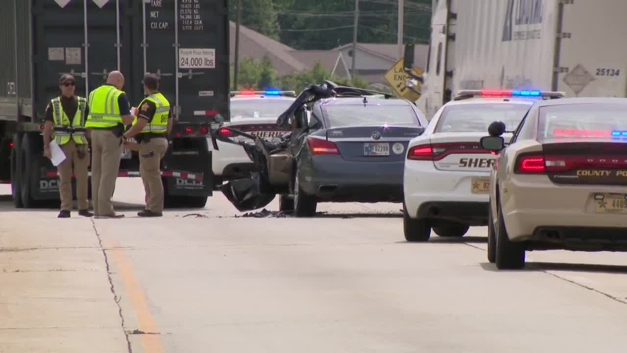 Woman dies in hospital after crash on US 24 – WANE 15